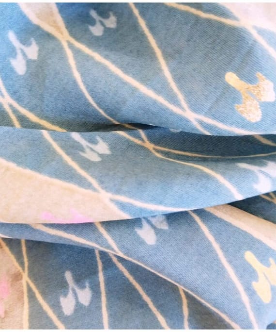 GREY GEOMETRIC MUSLIN SILK PRINT