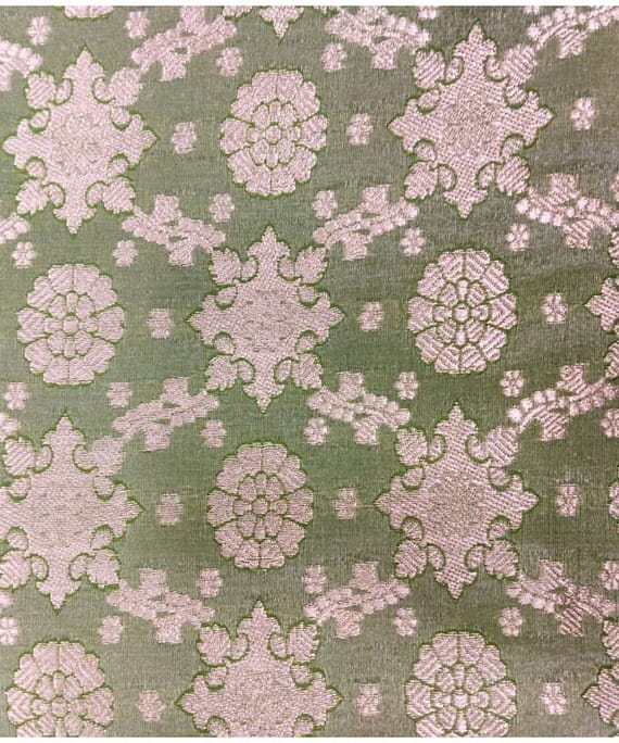 GREEN  JAAL ZARI BORDER BANARASI SILK