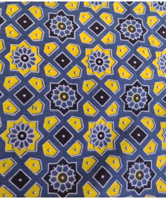 LIGHT BLUE SQUARE COTTON CAMBRIC PRINT